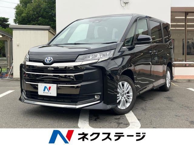 TOYOTA NOAH HYBRID 4WD