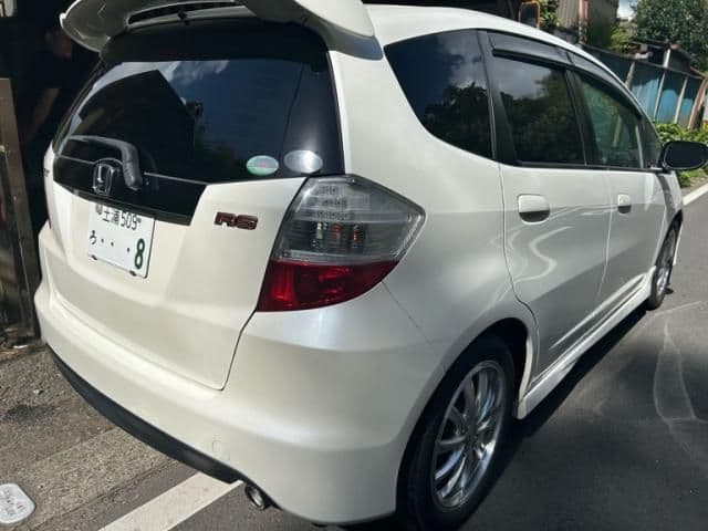 Car thumbnail 4