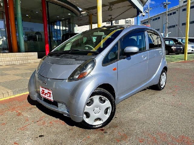 MITSUBISHI i