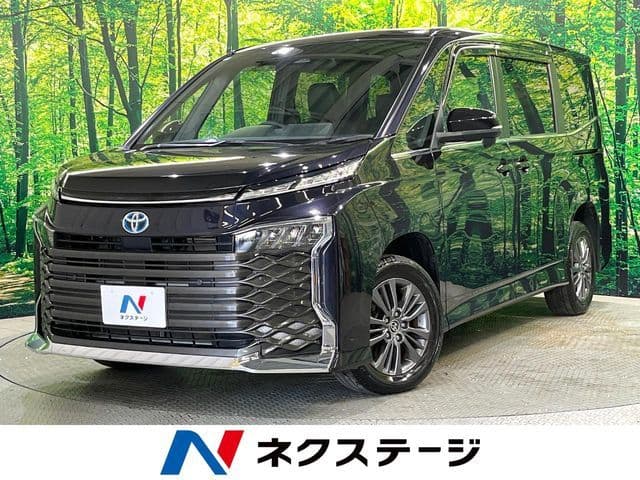 TOYOTA VOXY HYBRID 4WD