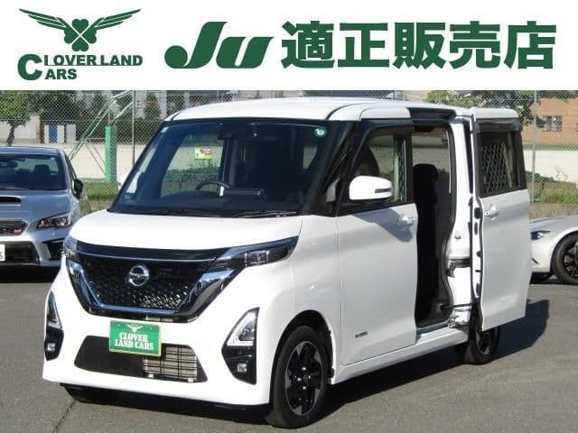 NISSAN ROOX 4WD