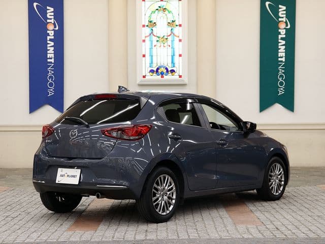 Car thumbnail 3