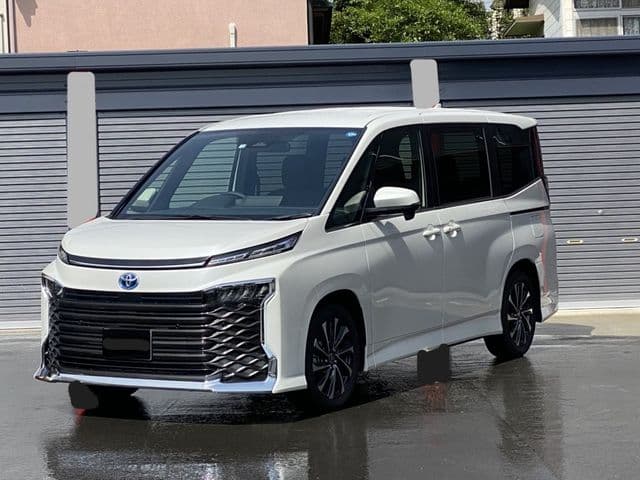 TOYOTA VOXY HYBRID