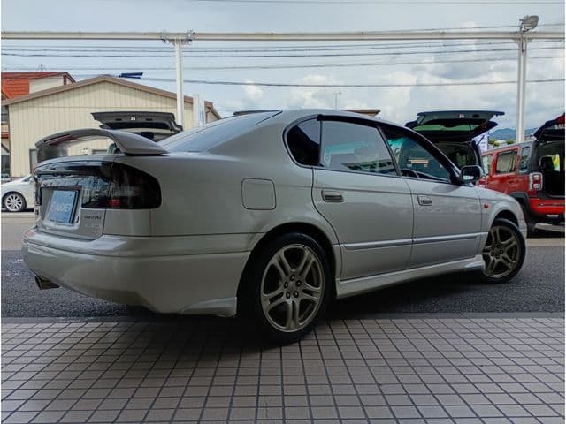 Car thumbnail 3