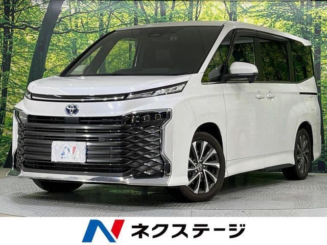 TOYOTA VOXY HYBRID