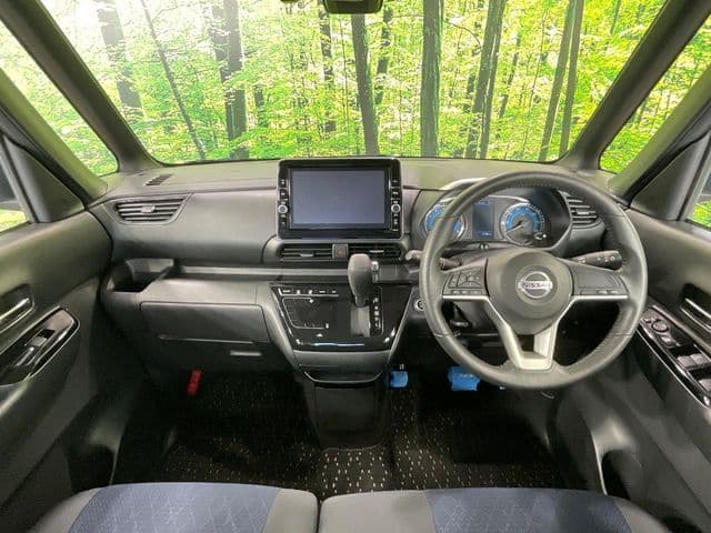 NISSAN