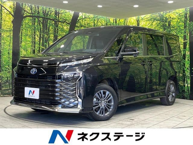 TOYOTA VOXY HYBRID 4WD