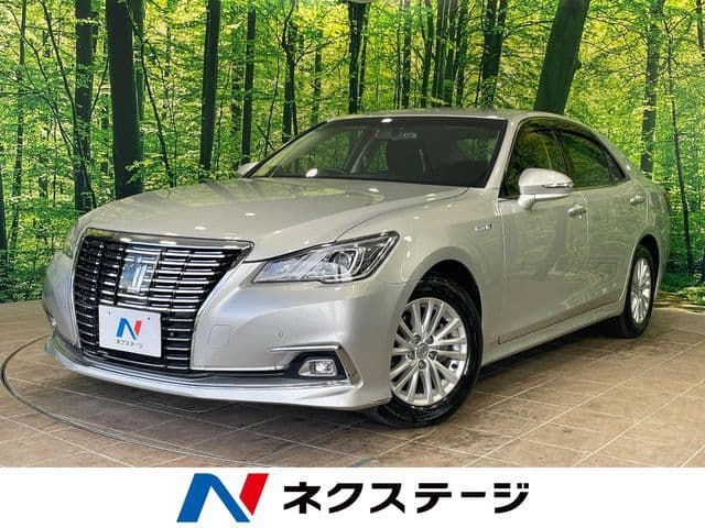 TOYOTA CROWN sedan hybrid