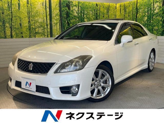 TOYOTA CROWN sedan