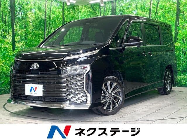 TOYOTA VOXY HYBRID