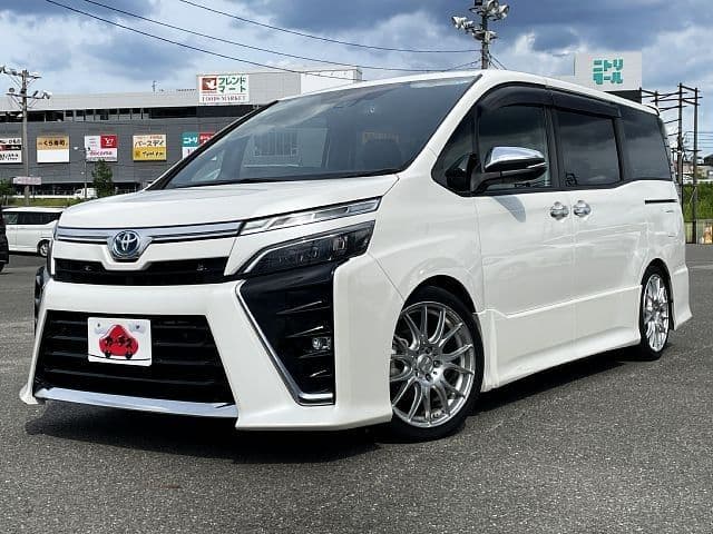 TOYOTA VOXY HYBRID