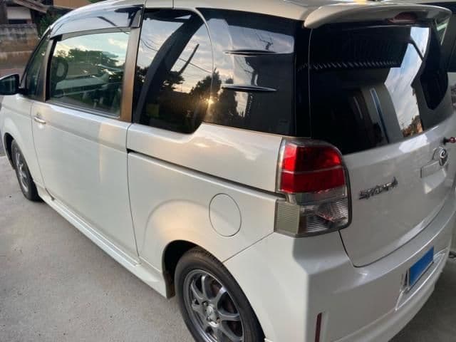 Car thumbnail 4