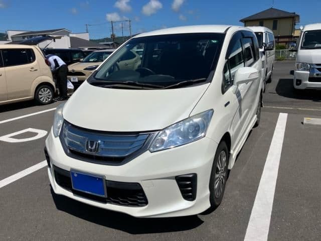 HONDA FREED HYBRID