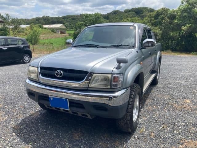 TOYOTA HILUX 4WD