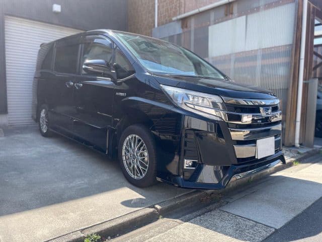 TOYOTA NOAH HYBRID