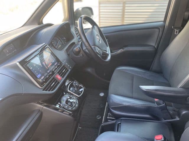 Car thumbnail 3
