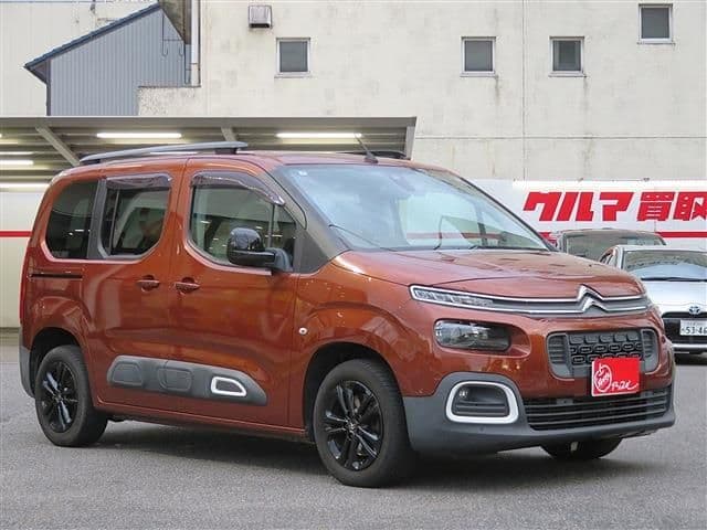 Car thumbnail 3