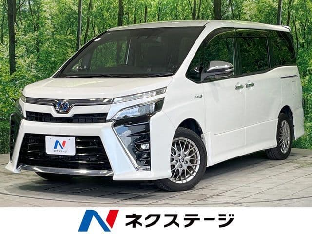 TOYOTA VOXY HYBRID