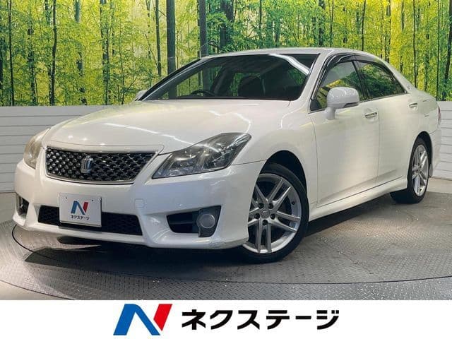 TOYOTA CROWN sedan