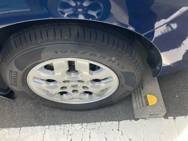Car thumbnail 5