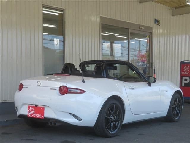 Car thumbnail 4