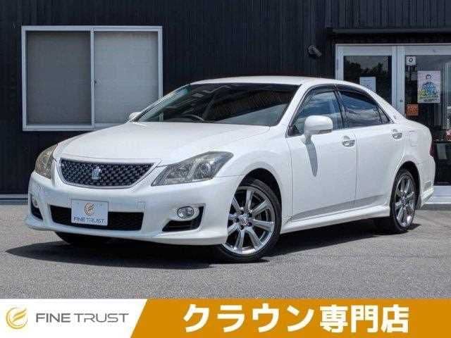TOYOTA CROWN sedan