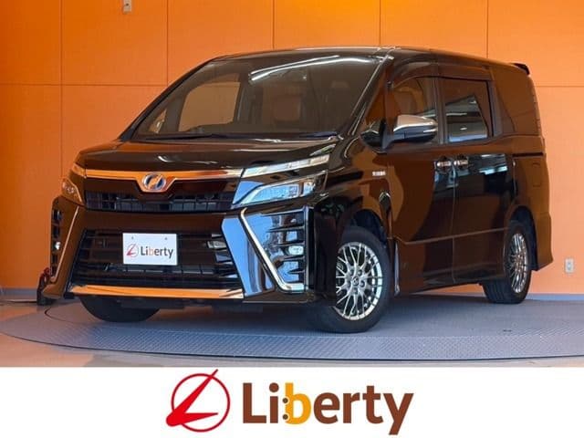 TOYOTA VOXY HYBRID