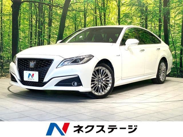 TOYOTA CROWN sedan hybrid