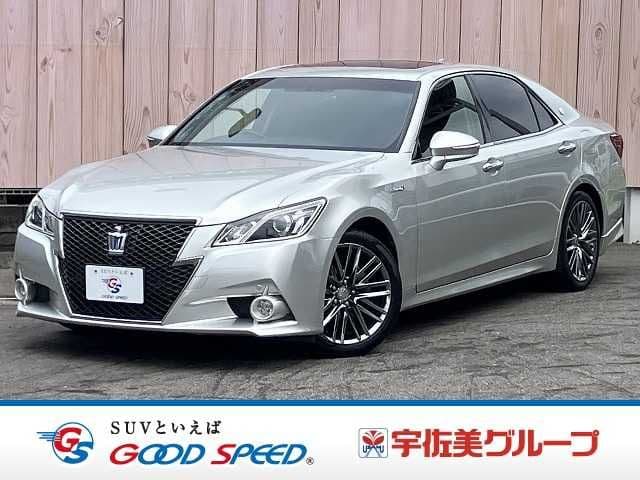 TOYOTA CROWN sedan hybrid
