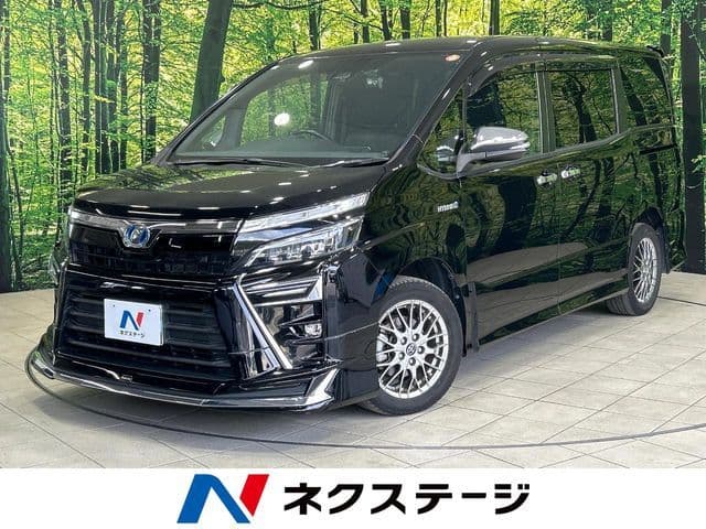TOYOTA VOXY HYBRID