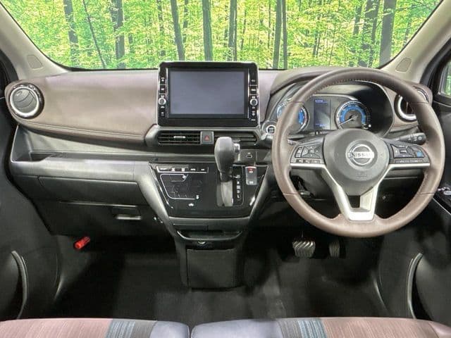 NISSAN