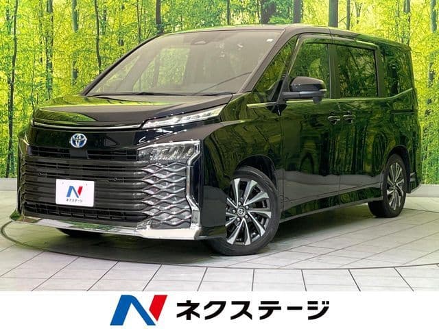 TOYOTA VOXY HYBRID