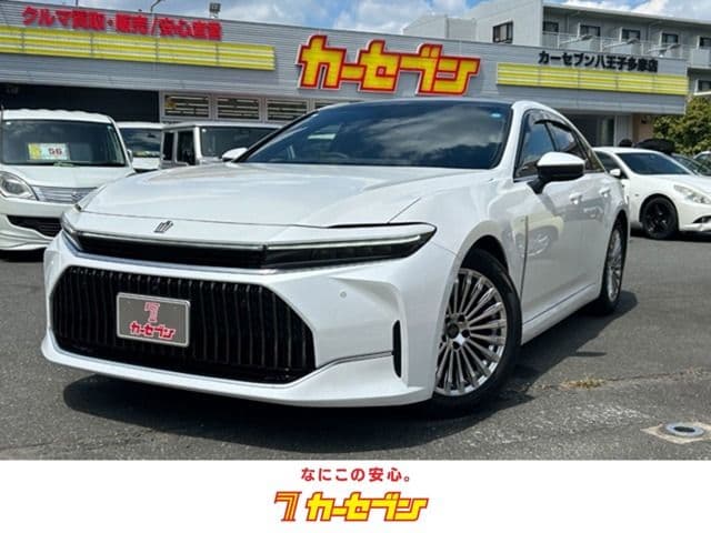 TOYOTA CROWN sedan hybrid