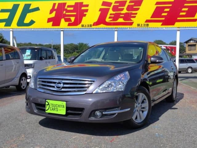 NISSAN
