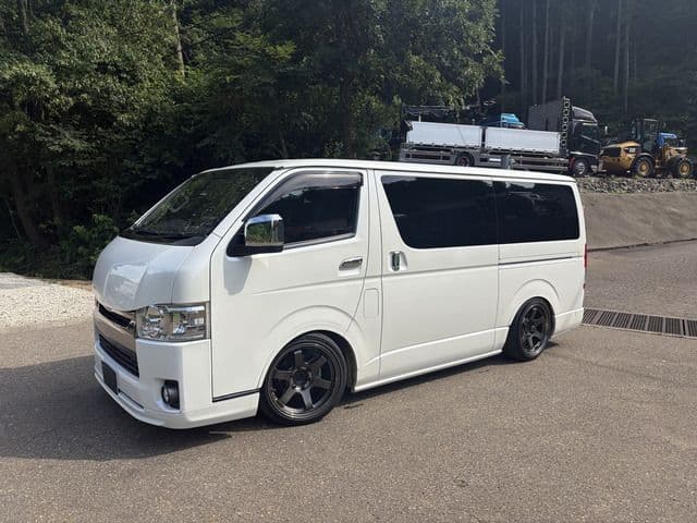 TOYOTA HIACE van 2WD