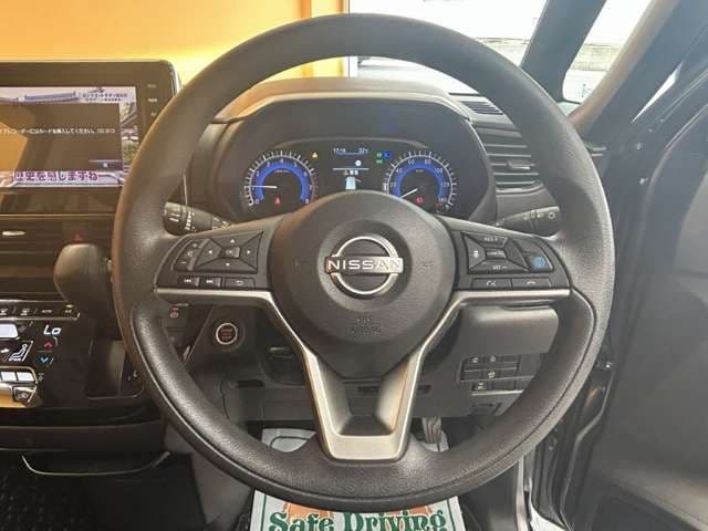 NISSAN