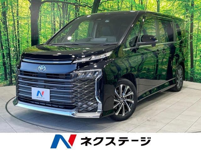 TOYOTA VOXY HYBRID