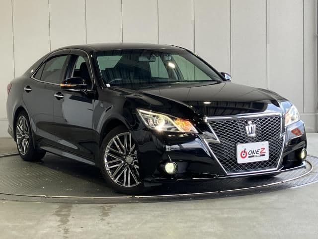 TOYOTA CROWN sedan