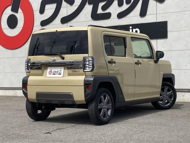 Car thumbnail 3