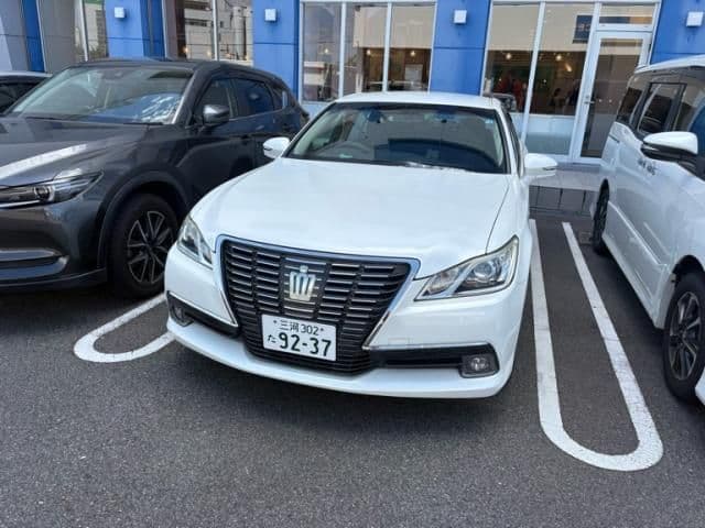 TOYOTA CROWN sedan hybrid