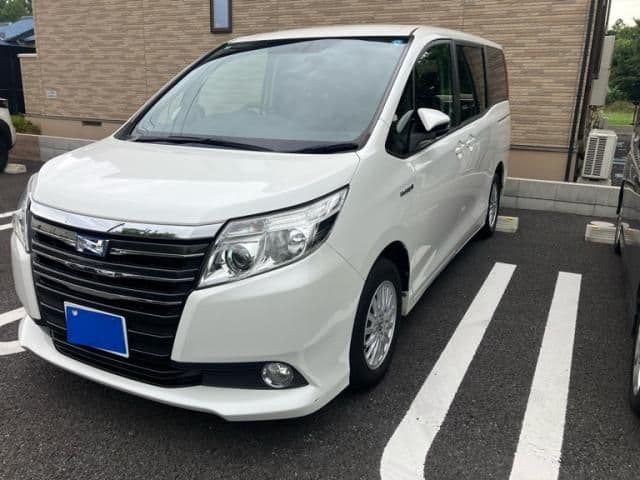 TOYOTA NOAH HYBRID