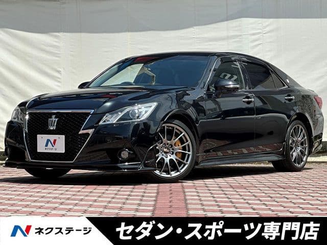 TOYOTA CROWN sedan