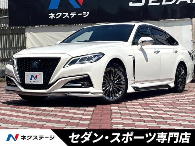 TOYOTA CROWN sedan hybrid 4WD