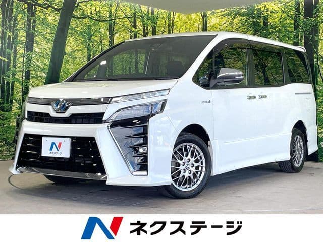 TOYOTA VOXY HYBRID