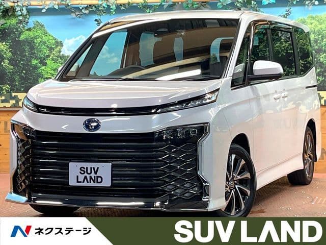 TOYOTA VOXY HYBRID