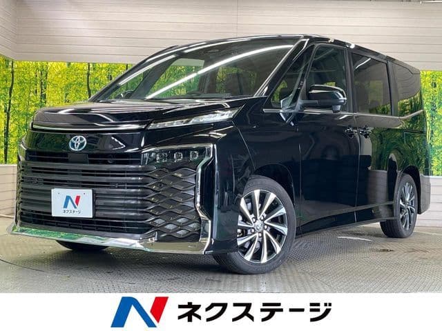 TOYOTA VOXY HYBRID