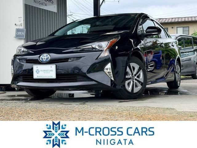 TOYOTA PRIUS 4WD