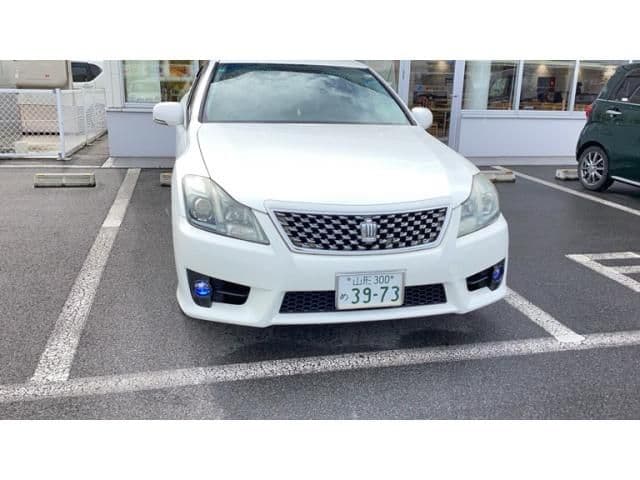 TOYOTA CROWN sedan