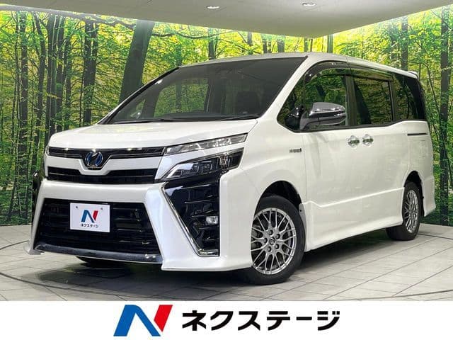 TOYOTA VOXY HYBRID