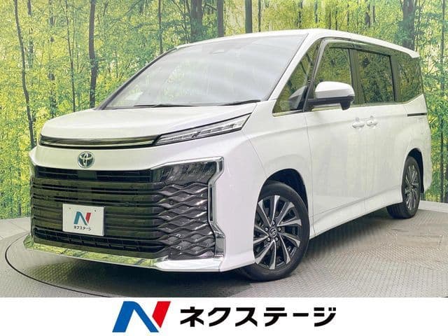 TOYOTA VOXY HYBRID